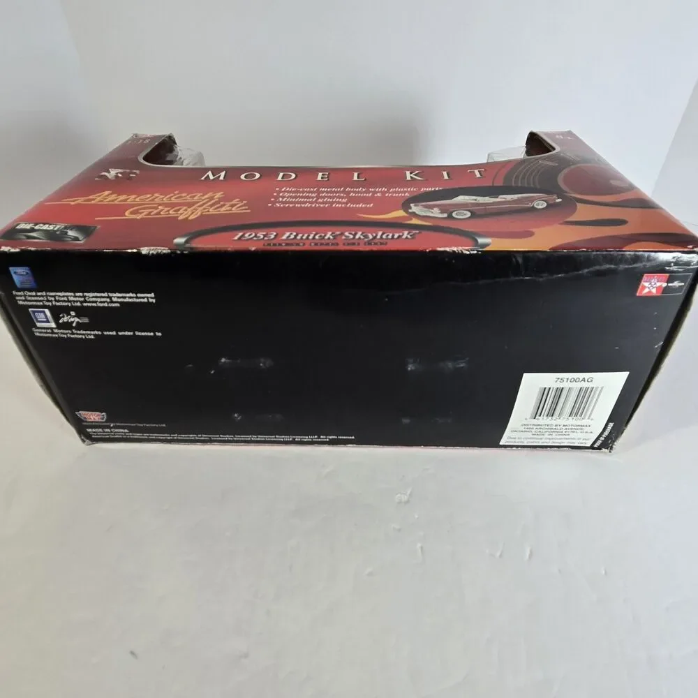 Motor Max American Graffiti 1953 Buick Skylark Candy Red 1/18 Model Kit NIB